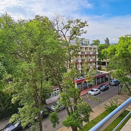 Excelsior Sunny Апартамент
