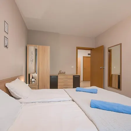 Excelsior Sunny Апартаменты *