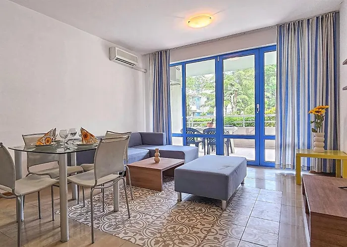 Excelsior Sunny * Napospart